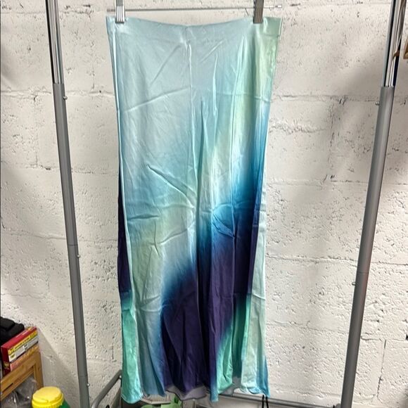 RAILS Light Blue Silky Skirt - Size Medium - Like New - Picture 1 of 4